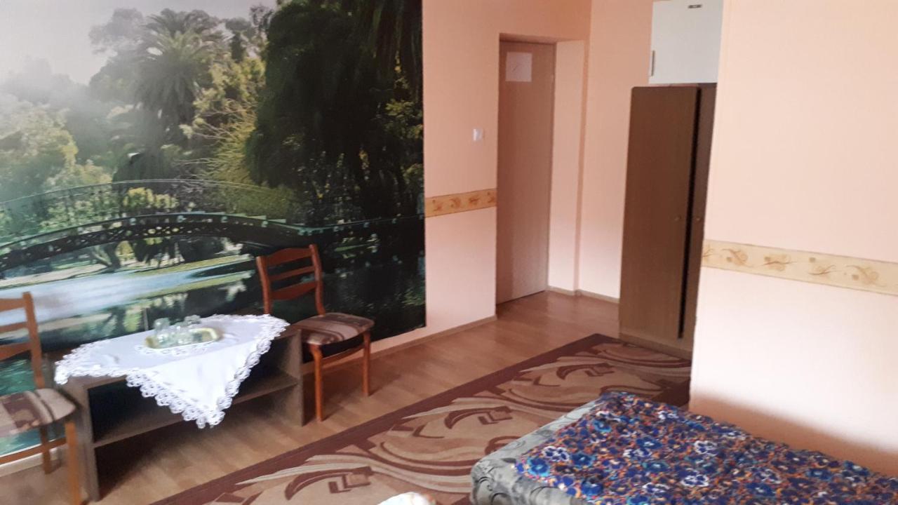 Napsugár Panzió Hotel Vác Exterior foto