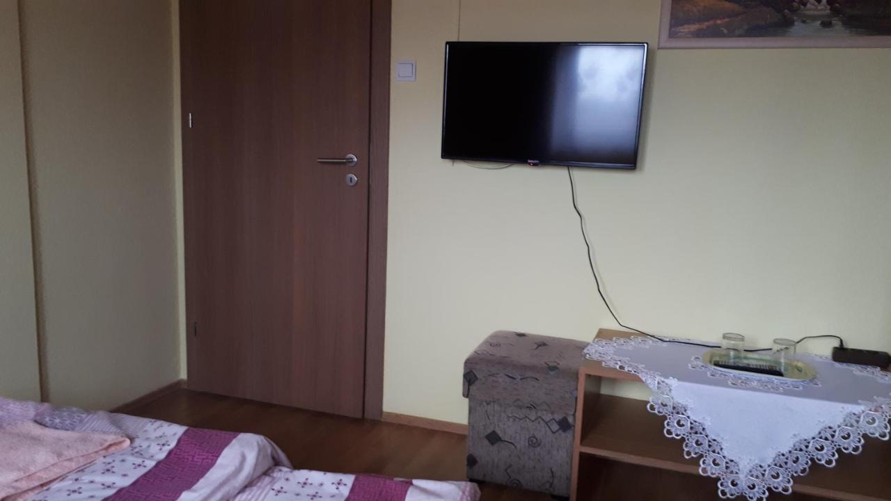 Napsugár Panzió Hotel Vác Exterior foto