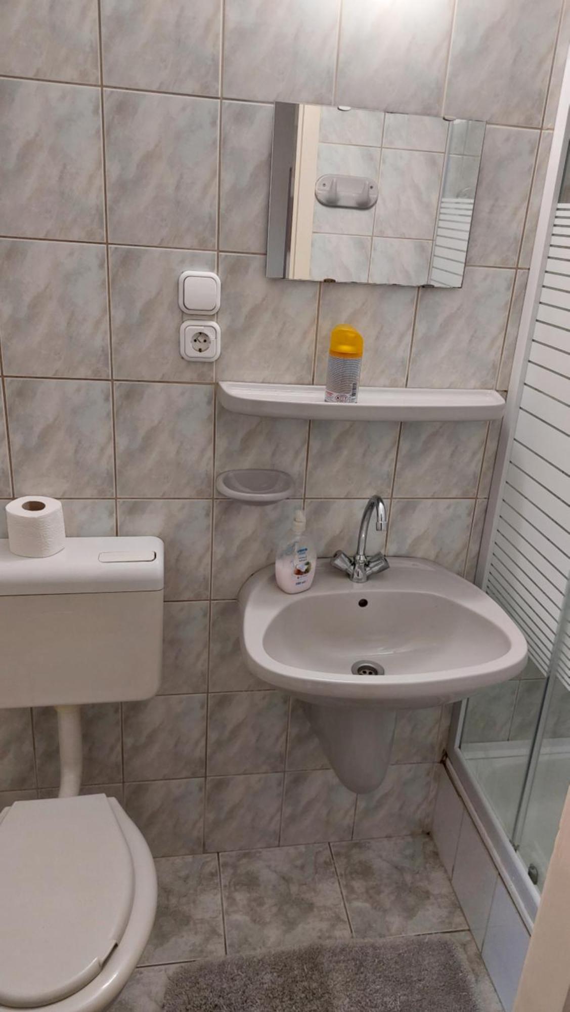 Napsugár Panzió Hotel Vác Exterior foto